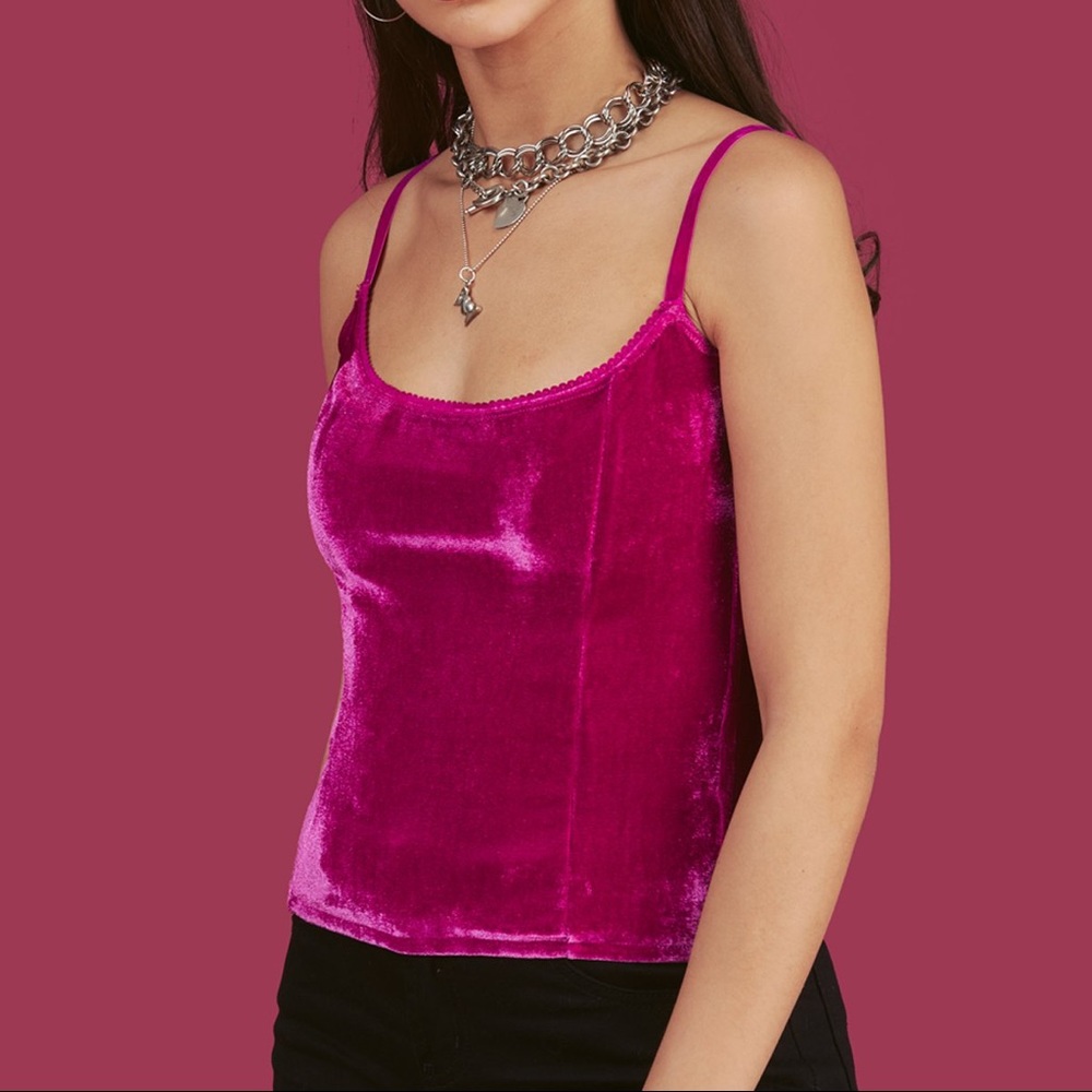 UNIF enchant top